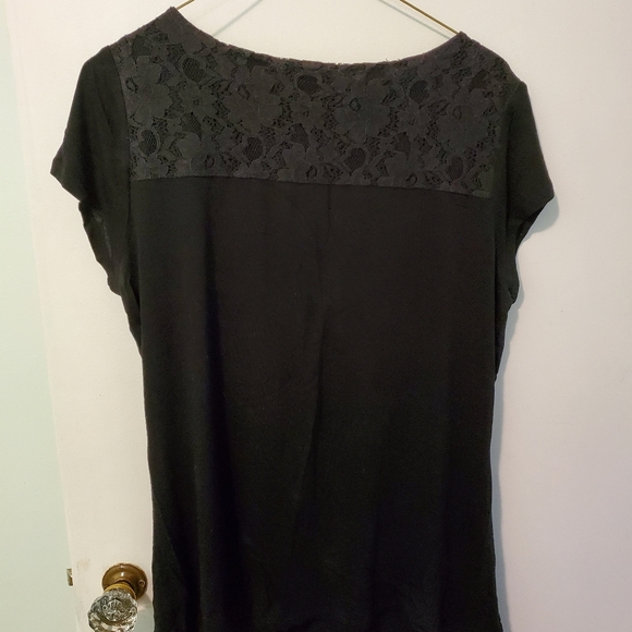 Ladies top - Picture 2 of 6